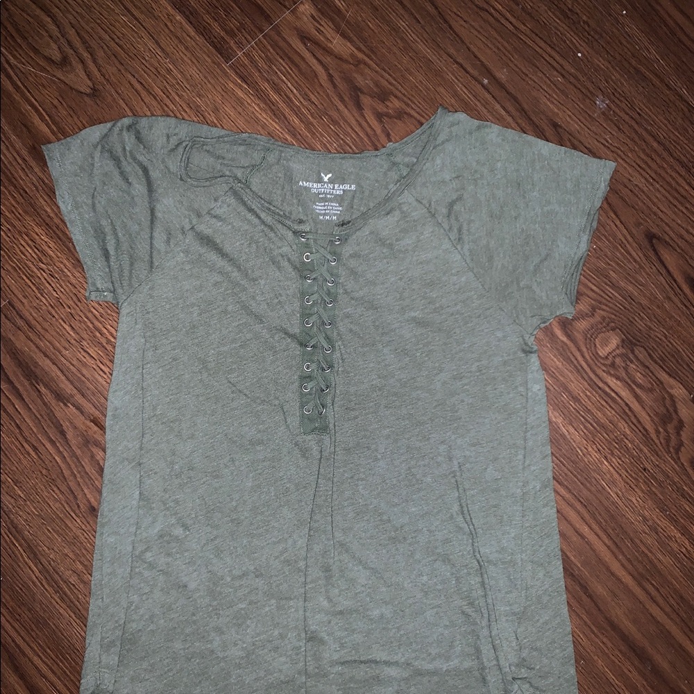 American Eagle women’s top